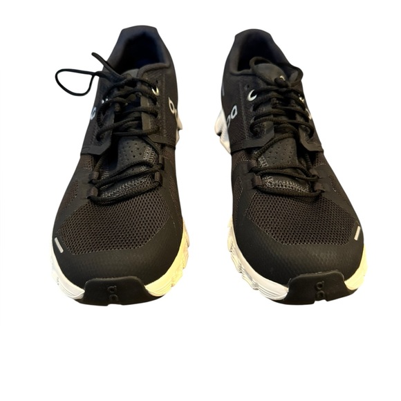 On Running Black and White Athletic Shoes Women’s Size 8.5 - Picture 3 of 8